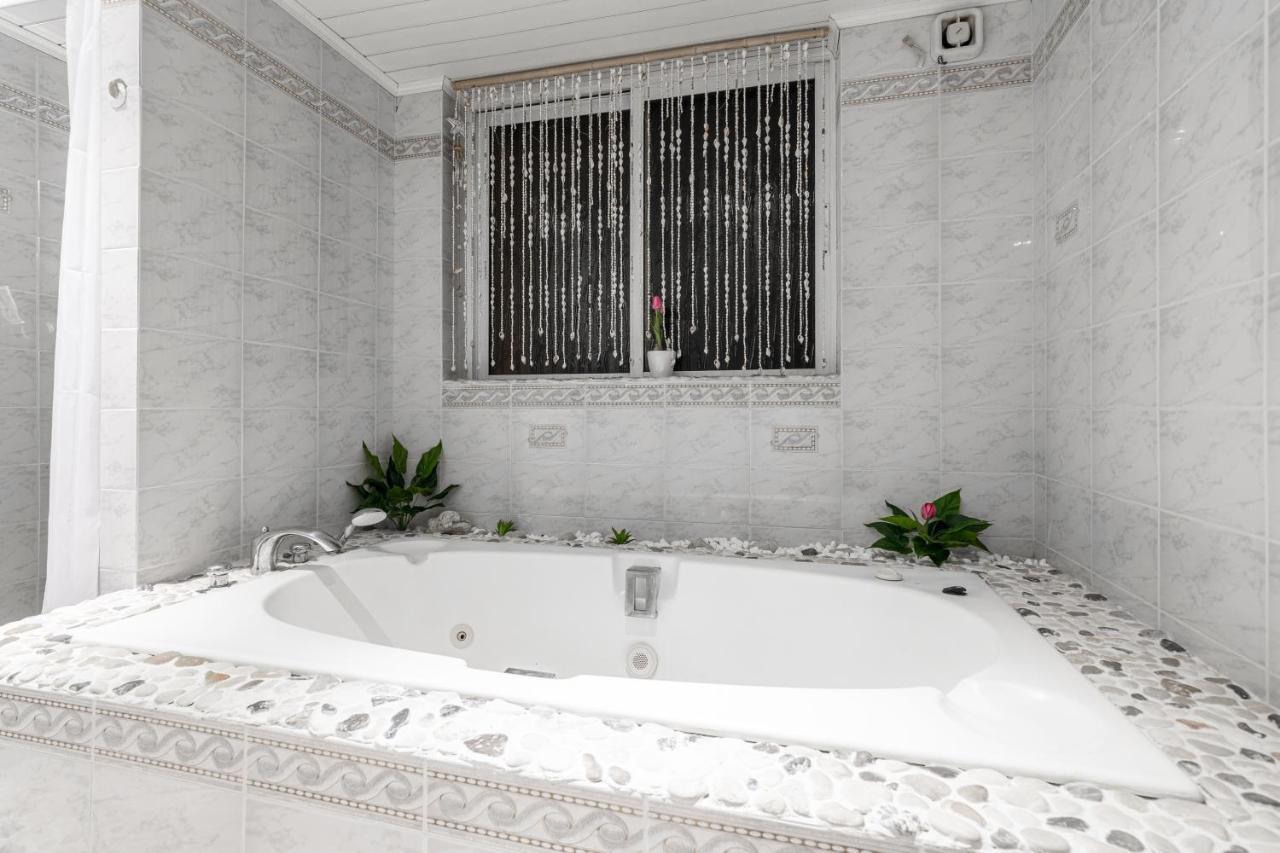 Galadriel Villa With Private Pool & Jacuzzi Kato Yerakarion Zewnętrze zdjęcie