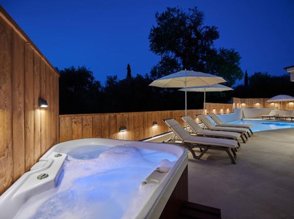 Galadriel Villa With Private Pool & Jacuzzi Kato Yerakarion Zewnętrze zdjęcie